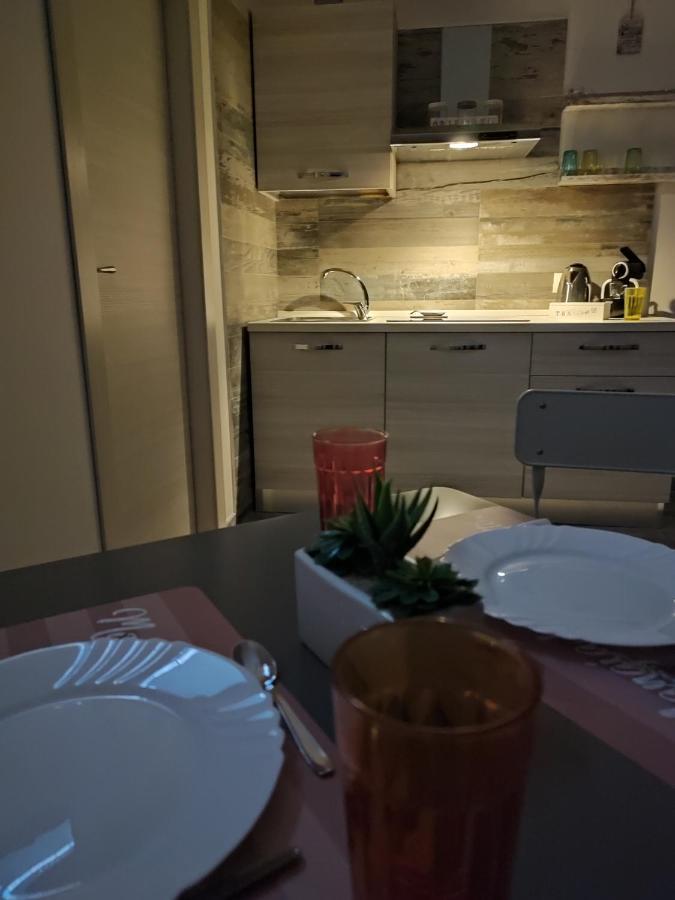 Casetta Al Vomero Napoli Bagian luar foto